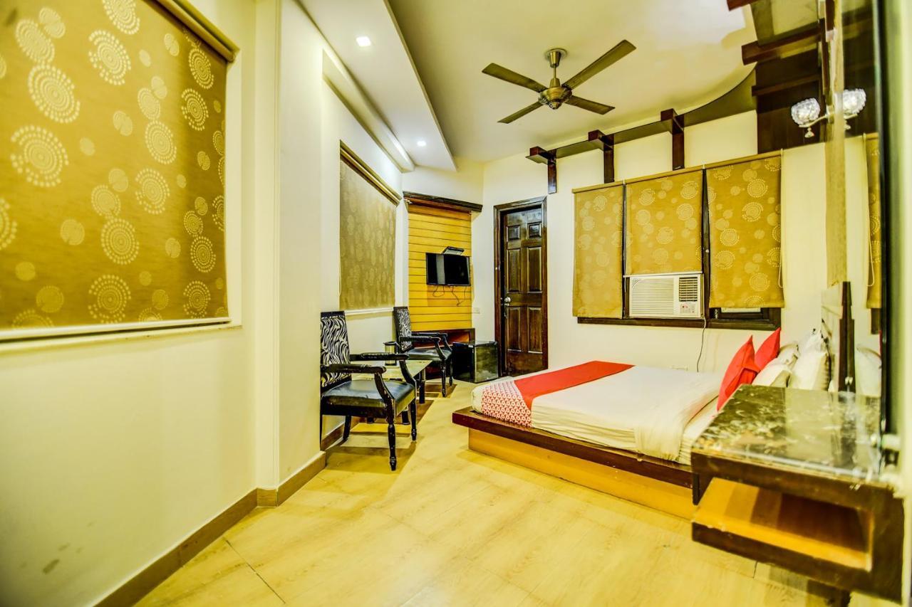 Oyo Hotel Asko International Near Gurudwara Shri Bangla Sahib Нью-Дели Экстерьер фото